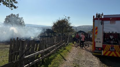 Anız yangınında tarım aletleri kül oldu