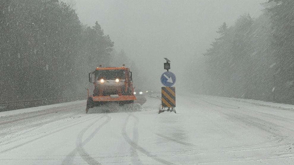 Bolu Dağı'nda beklenen kar başladı