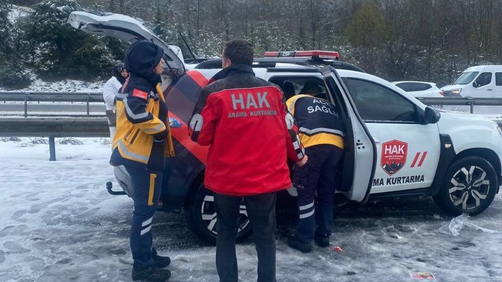 Van kurtarma ekibi, Bolu Tüneli'ndeki kazaya müdahale etti