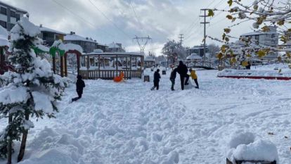 Bolu'da okullara kar tatili