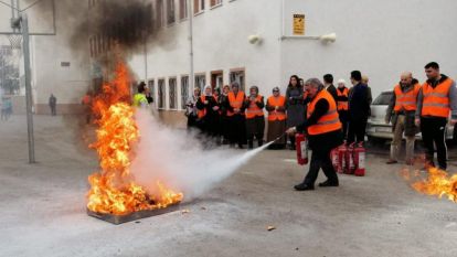 Bolu'da yurtta kalan gençlere yangın eğitimi