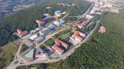 KAMPÜSTE SONBAHAR GÜZELLİĞİ FOTOĞRAFLANDI