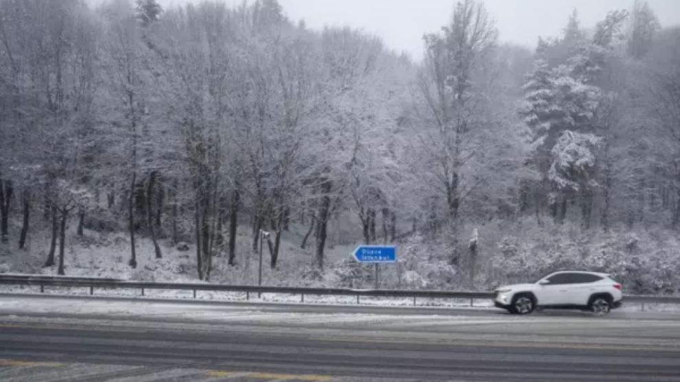 Bolu Dağı'nda Kar ve Sis Ulaşımı Zorluyor