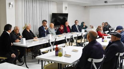 Vali Aydın'dan  Çakmaklar İzzet Baysal Huzur Evi ve Çocuk Evlerine yeni yıl  ziyareti...