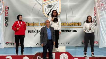 Atıcılıkta bayanlarımız iki adet gümüş ile döndüler.