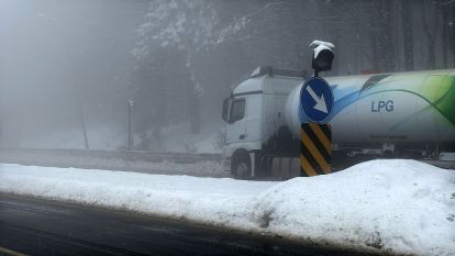 Bolu Dağı'nda hafif kar ve sis etkili oluyor