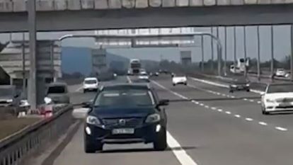 Trafikte geri geri giden sürücü tehlike saçtı