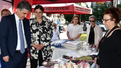 Bolu Valisi Aydın ve eşi Alpagut Mahalle Panayırında...