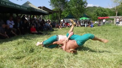 Karakucak Güreşleri renkli görüntülere sahne oldu