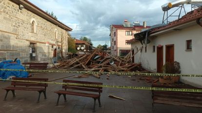 Dörtdivan'da Tarihi Camiinin Minaresi Yıkıldı