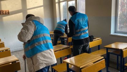 Bolu'da denetimli serbestlik yükümlüleri okulları temizledi