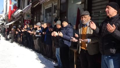 Mudurnu'da eksi 18 derecede esnaf duası geleneği sürdürüldü