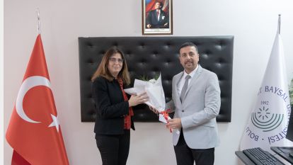 AİBÜ Fen-Edebiyat Fakültesi Dekanı Nuray Özdemir Tiryaki...