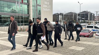Bolu'da yaşlı çifti "polisiz" diyerek 2,3 milyon lira dolandırdılar