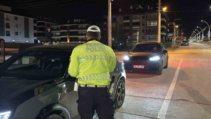 Bolu'da trafik denetimlerinde 4 bin 546 sürücüye ceza kesildi