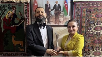Dünyaca Ünlü Yazar Akif Manaf'a Anlamlı Ödül: “Barış Sanatı Ödülü”