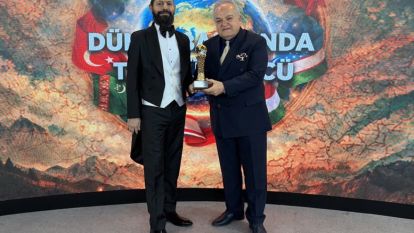 Akif Manaf'a “Türk Dünyası Barış Ödülü” Verildi