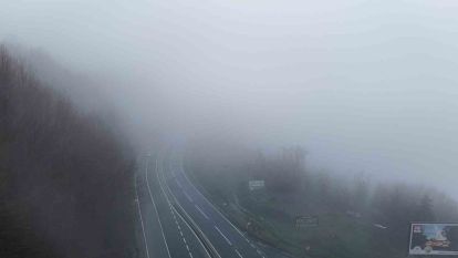 Bolu Dağı'nda sis ve sağanak etkili oluyor
