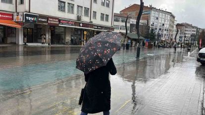 Bolu'da yağmur ve fırtına etkili oldu