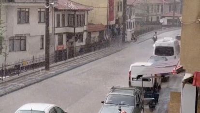 Bolu'da sağanak yağış hayatı olumsuz etkiledi
