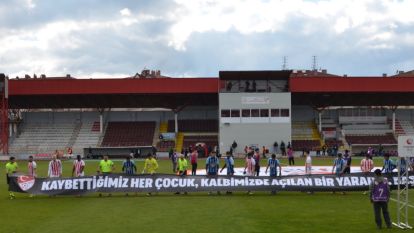 Stadlarda Seremoniye Pankartla Çıkılmayacak...