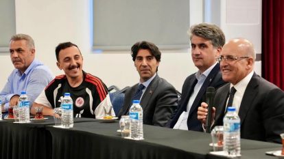 Bakan Şimşek, Bolu kampındaki Batman Petrolspor'u ziyaret etti