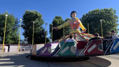 Günlerdir lunaparkı izleyen otizmli çocuğa çalışanlardan özel tur