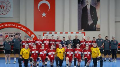 Hentbol  Bayan Milli Takımı Hazırlık Maçında Tunus'la Yenişemedi...