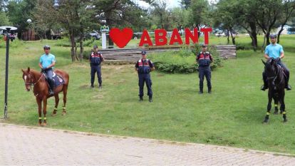Bolu'da atlı jandarma timleri görev başında