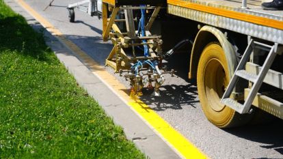 Bolu'da trafik güvenliği için yol çizgileri yenileniyor