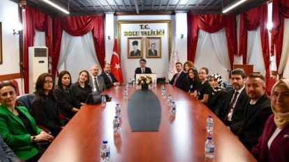 VALİ AYDIN DERECEYE GİREN ÖĞRENCİLERİ TEBRİK ETTİ